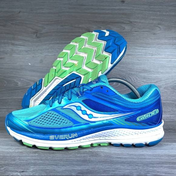 blue saucony running shoes